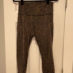 Lululemon modern leopard crops. Size 8